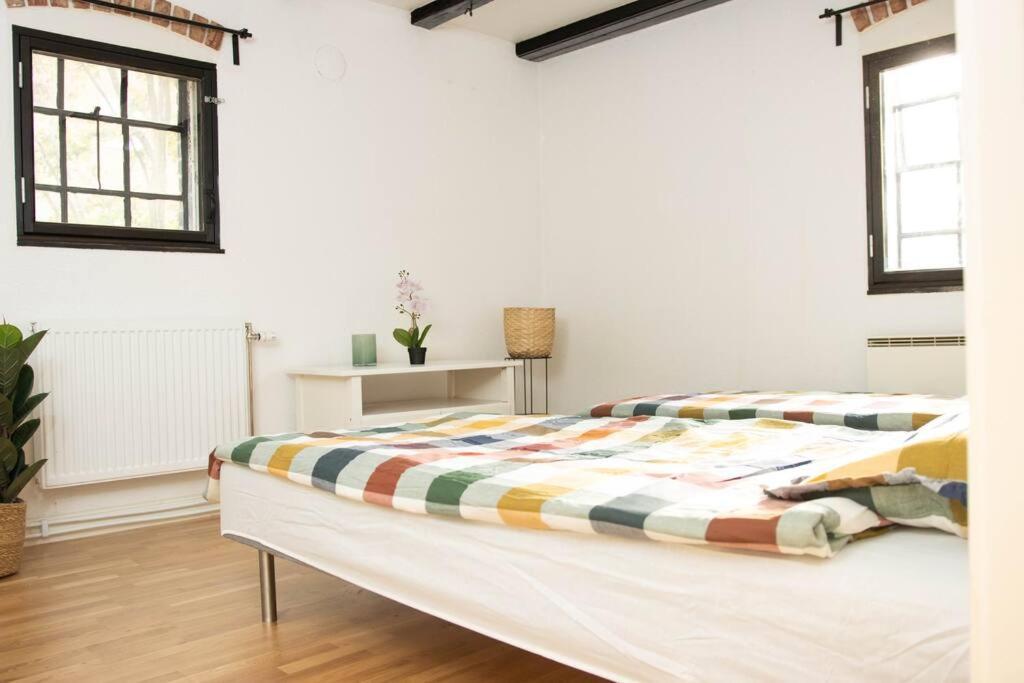 Historical Malt Factory Apartment, 6 Bedrooms, Sleeps 12 , Hot Tub Helsingborg Exterior foto
