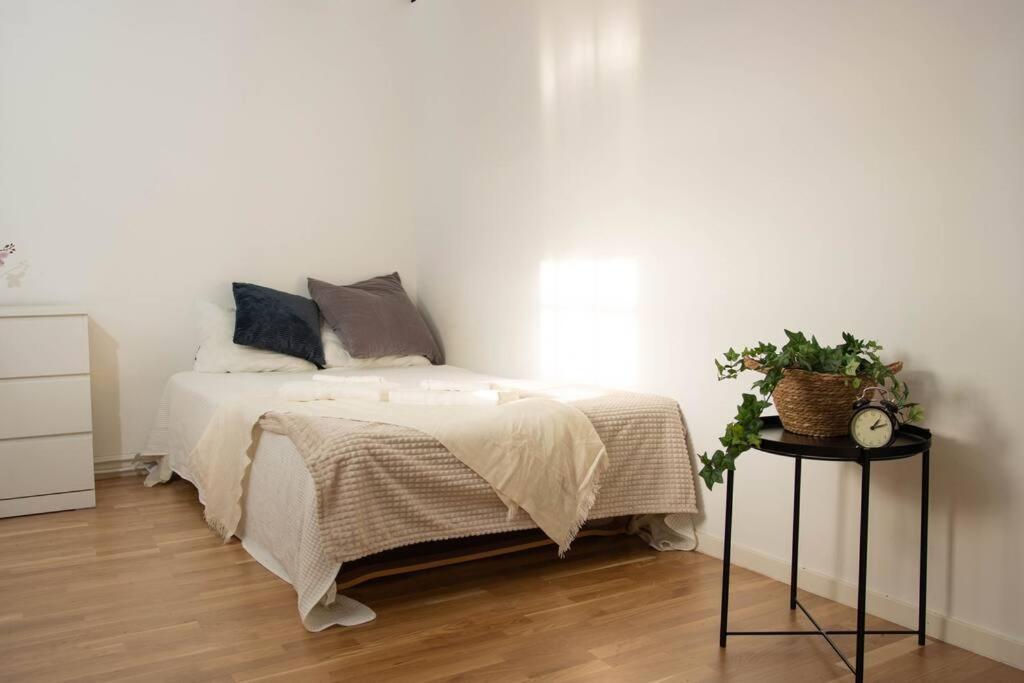 Historical Malt Factory Apartment, 6 Bedrooms, Sleeps 12 , Hot Tub Helsingborg Exterior foto